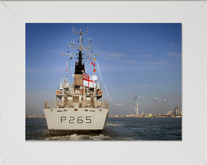 HMS Dumbarton Castle P265 | Photo Print | Framed Print | Castle Class | Patrol Vessel | Royal Navy Hampshire Prints