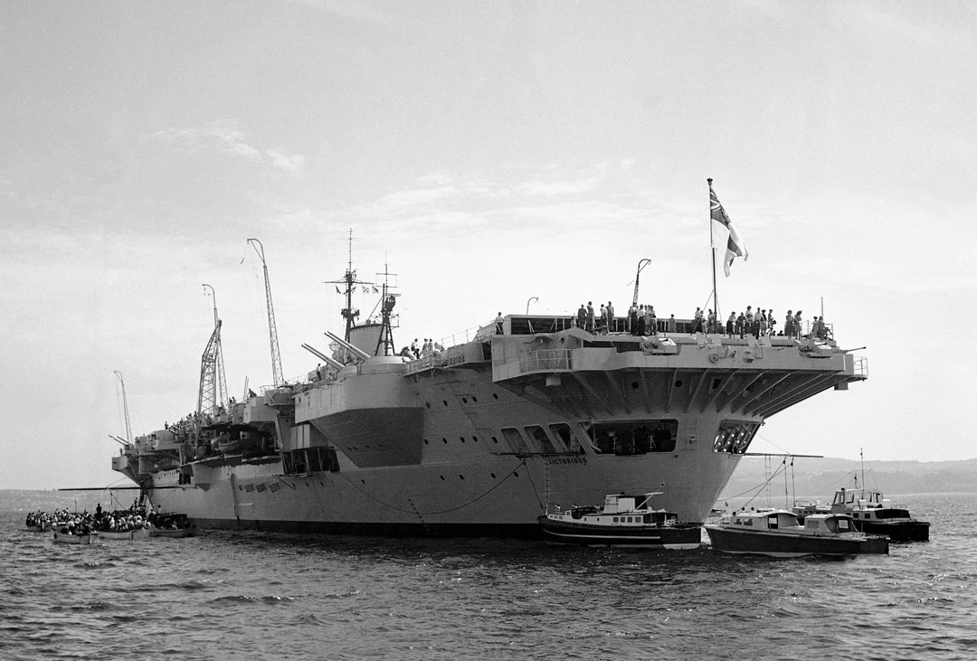 HMS Victorious R38 Royal Navy Illustrious class Aircraft Carrier Photo Print or Framed Print - Hampshire Prints