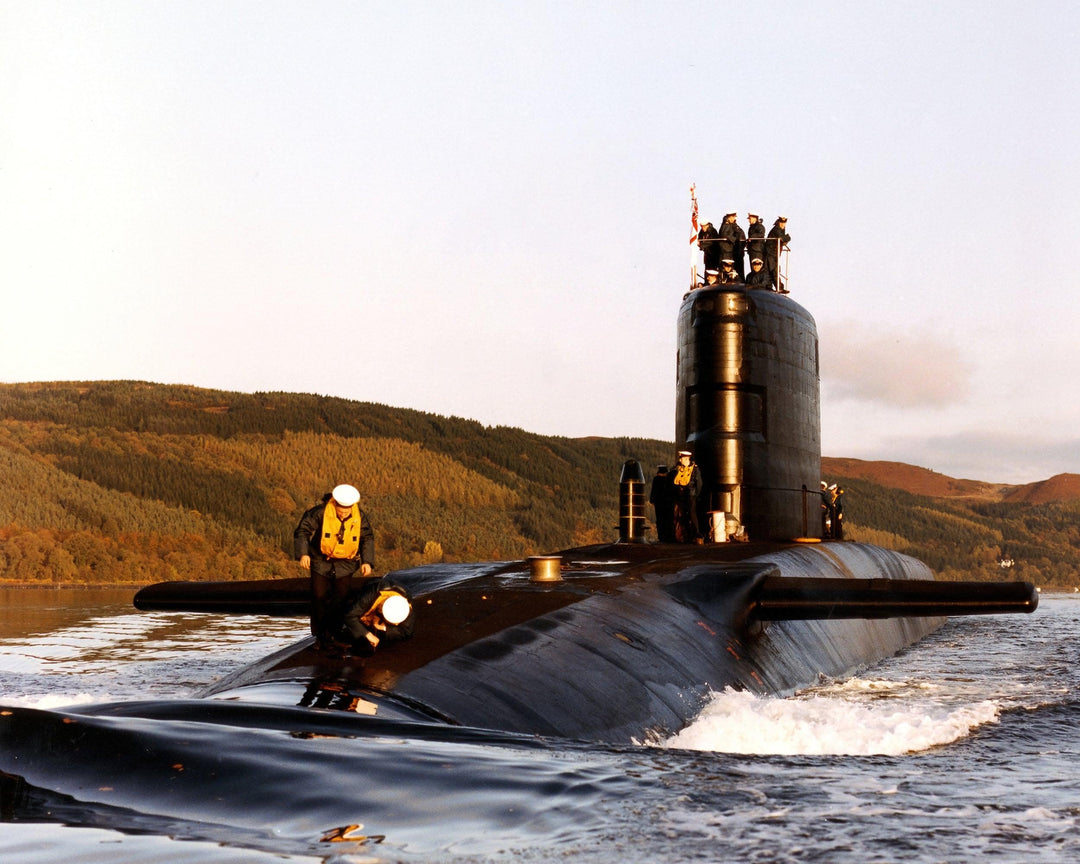 HMS Resolution S22 Royal Navy Resolution class Submarine Photo Print or Framed Print - Hampshire Prints