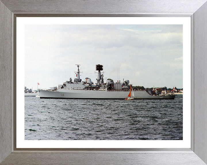 HMS Antrim D18 | Photo Print | Framed Print | County Class | Destroyer | Royal Navy Hampshire Prints