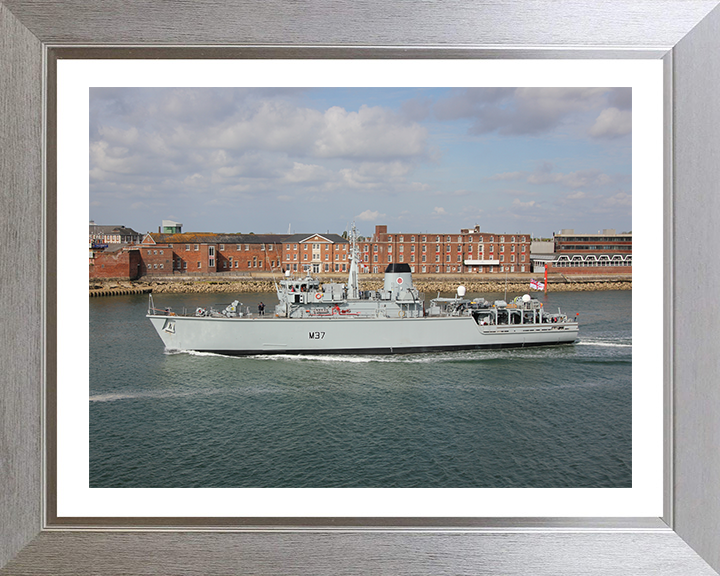 HMS Chiddingfold M37 | Photo Print | Framed Print | Hunt Class | Minehunter | Royal Navy Hampshire Prints