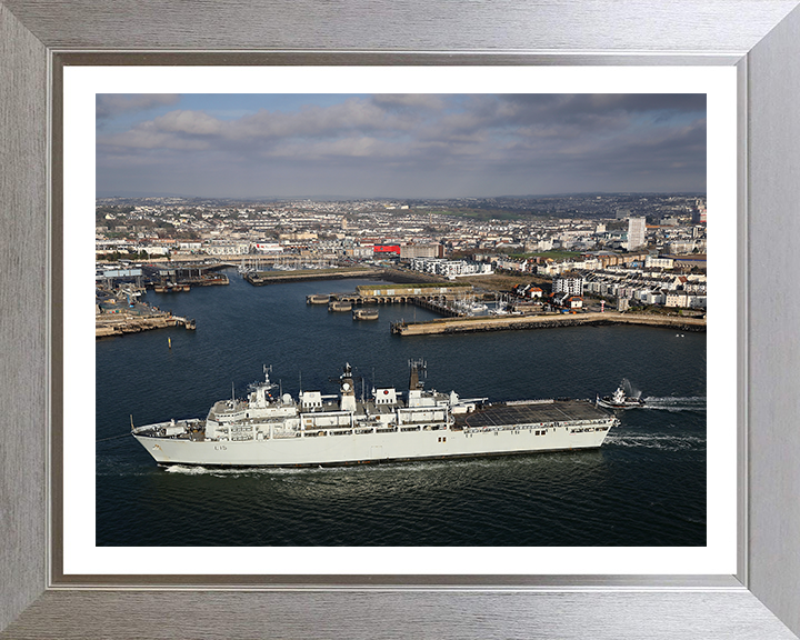 HMS Bulwark L15 | Photo Print | Framed Print | Albion Class | Amphibious Ship | Royal Navy Hampshire Prints