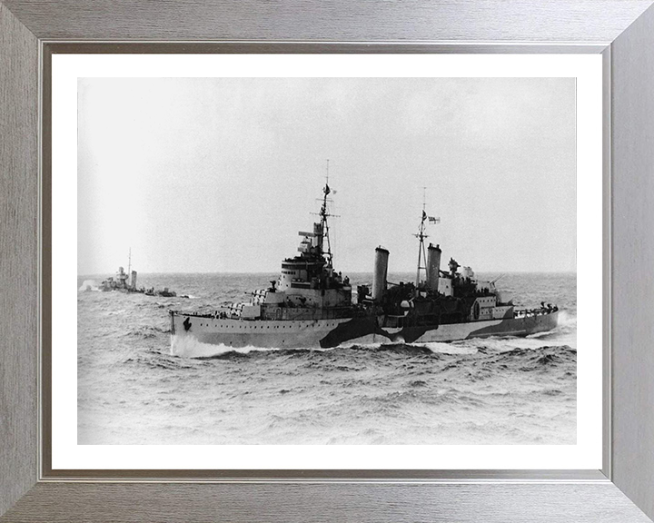 HMS Edinburgh (16) Royal Navy Town class light cruiser Photo Print or Framed Print - Hampshire Prints