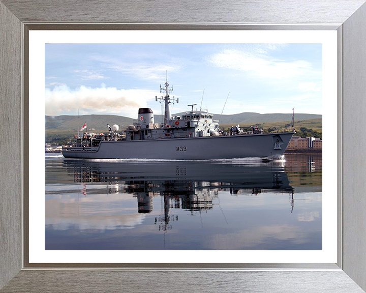 HMS Brocklesby M33 Royal Navy Hunt class Mine Counter Measures Vessel Photo Print or Framed Print - Hampshire Prints