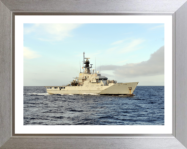 HMS Clyde P257 | Photo Print | Framed Print | River Class | Patrol Vessel | Royal Navy Hampshire Prints