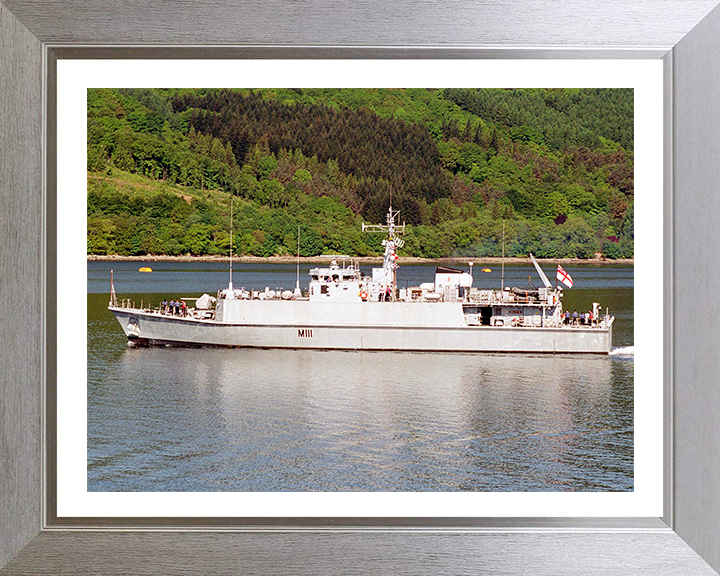 HMS Blyth M111 | Photo Print | Framed Print | Sandown Class | Minehunter | Royal Navy Hampshire Prints