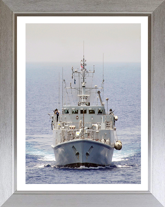 HMS Bangor M109 | Photo Print | Framed Print | Sandown Class | Minehunter | Royal Navy Hampshire Prints