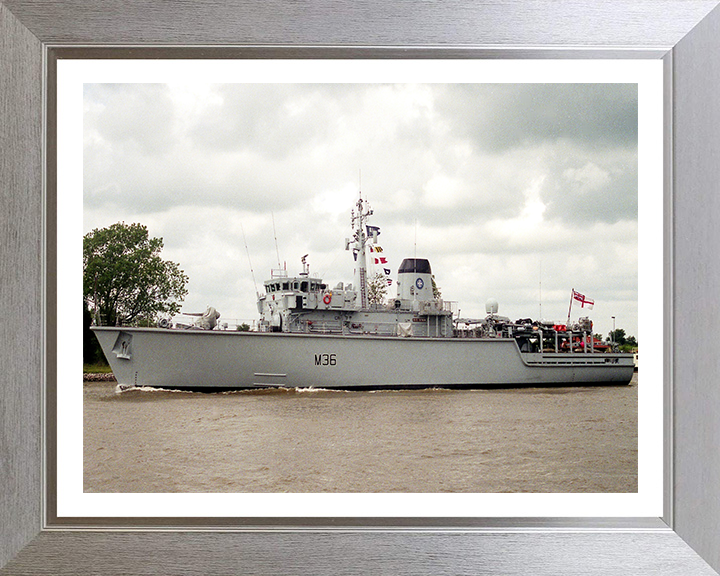 HMS Bicester M36 Royal Navy Hunt class mine countermeasures vessel Photo Print or Framed Print - Hampshire Prints