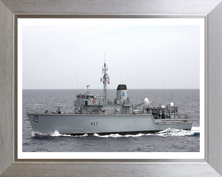HMS Brocklesby M33 | Photo Print | Framed Print | Hunt Class | Mine Warfare Vessel | Royal Navy Hampshire Prints