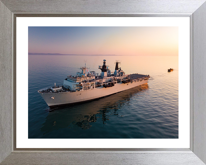 HMS Albion L14 | Photo Print | Framed Print | Albion Class | Amphibious ship | Royal Navy Hampshire Prints