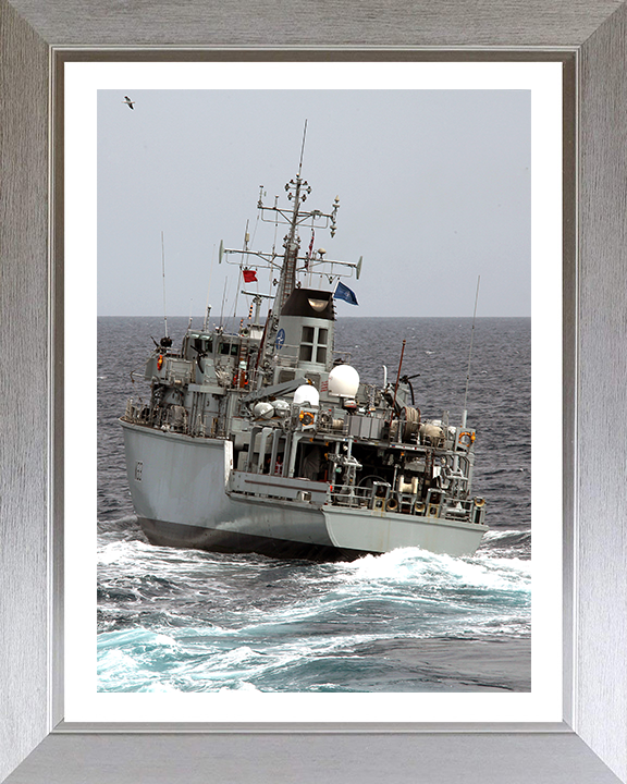 HMS Brocklesby M33 | Photo Print | Framed Print | Hunt Class | Mine Warfare Vessel | Royal Navy Hampshire Prints