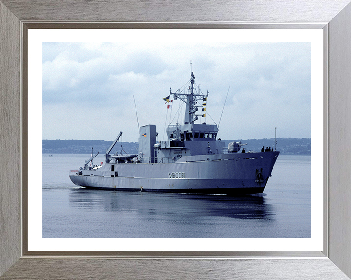 HMS Blackwater M2008 Royal Navy River class minesweeper Photo Print or Framed Print - Hampshire Prints