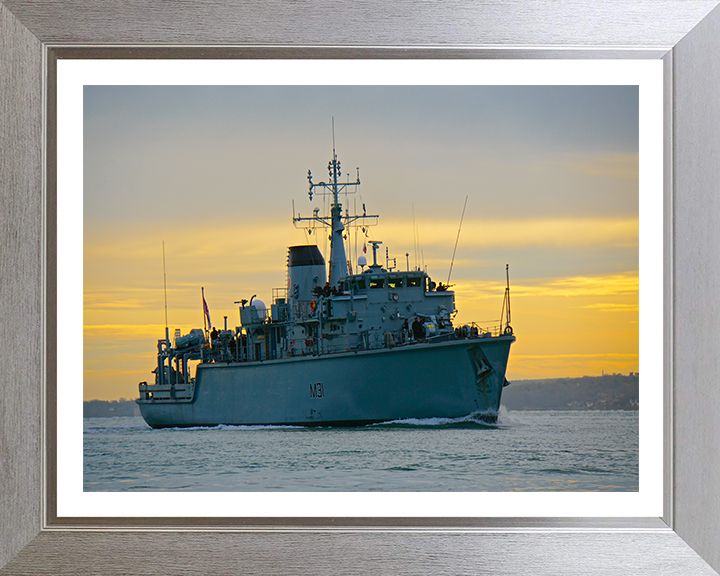 HMS Cattistock M31 | Photo Print | Framed Print | Hunt Class | Minehunter | Royal Navy Hampshire Prints