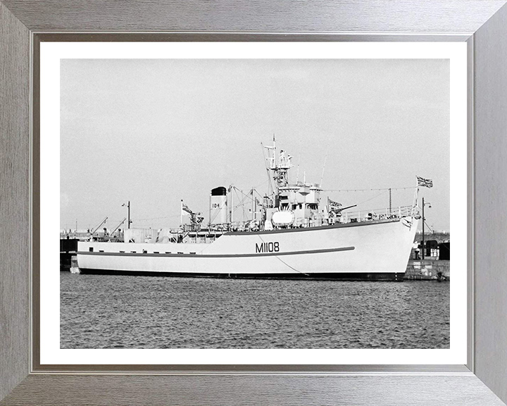 HMS Bevington M1108 Royal Navy Ton Class Minesweeper Photo Print or Framed Print - Hampshire Prints