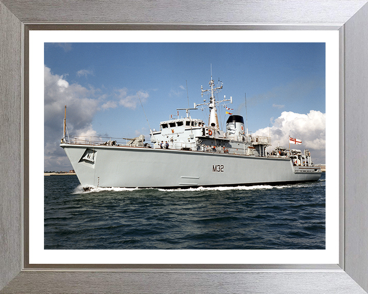 HMS Cottesmore M32 | Photo Print | Framed Print | Hunt Class | Mine Warfare Vessel | Royal Navy Hampshire Prints