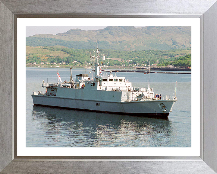 HMS Blyth M111 Royal Navy Sandown class minehunter Photo Print or Framed Print - Hampshire Prints