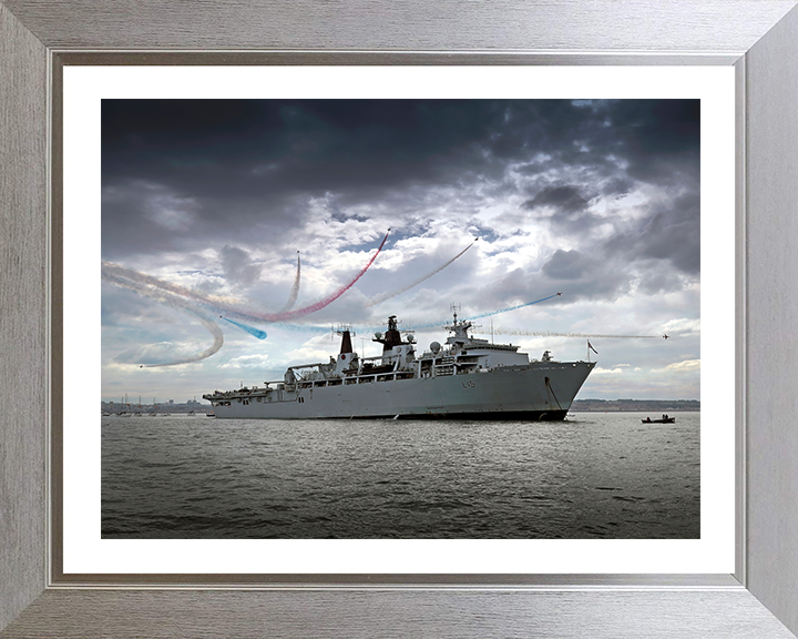 HMS Bulwark L15 | Photo Print | Framed Print | Albion Class | Amphibious Ship | Royal Navy Hampshire Prints