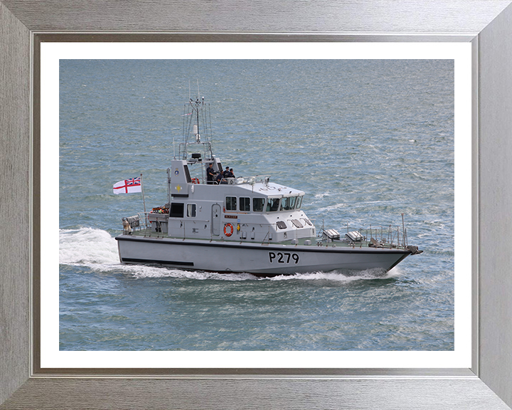 HMS Blazer P279 Royal Navy Archer class P2000 patrol vessel Photo Print or Framed Print - Hampshire Prints