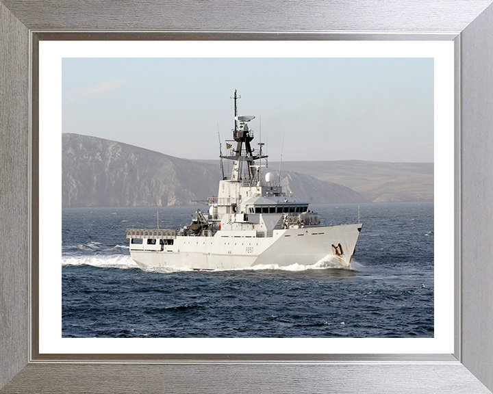 HMS Clyde P257 | Photo Print | Framed Print | River Class | Patrol Vessel | Royal Navy Hampshire Prints