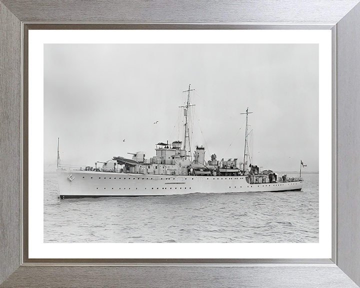 HMS Auckland L61 Royal Navy Egret class sloop Photo Print or Framed Print - Hampshire Prints