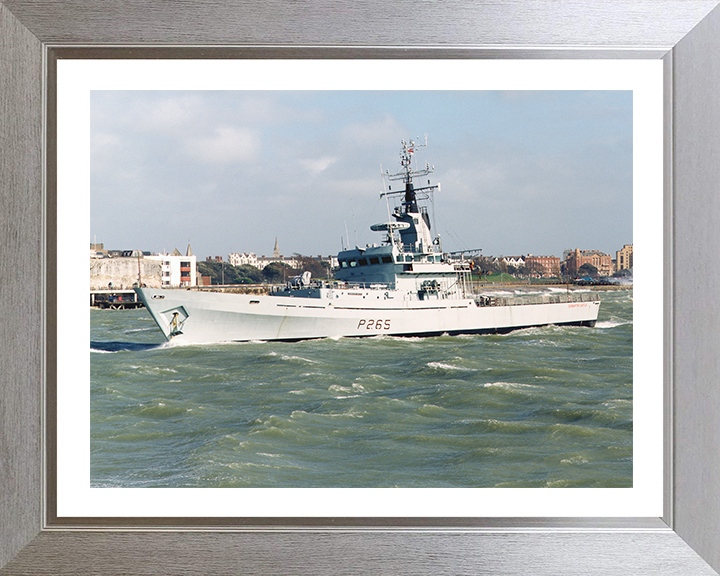 HMS Dumbarton Castle P265 | Photo Print | Framed Print | Castle Class | Patrol Vessel | Royal Navy Hampshire Prints