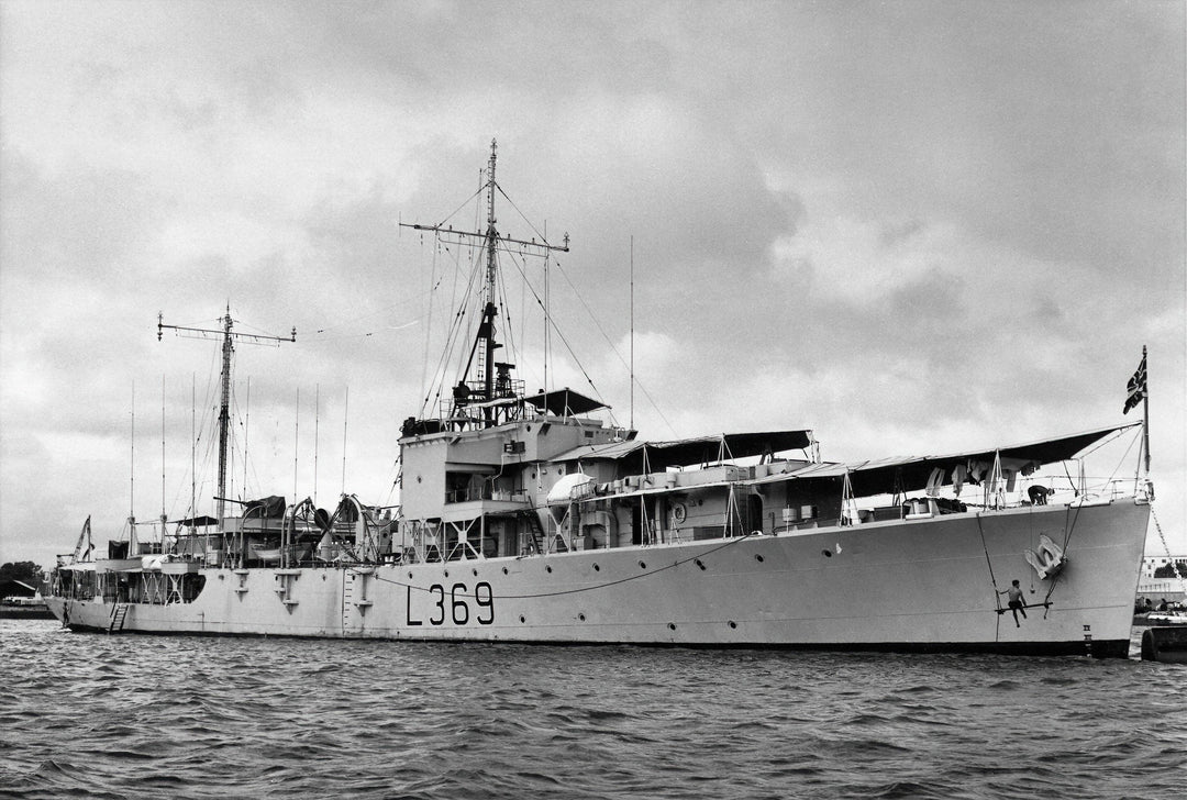 HMS Meon K269 Royal Navy River class frigate Photo Print or Framed Photo Print - Hampshire Prints