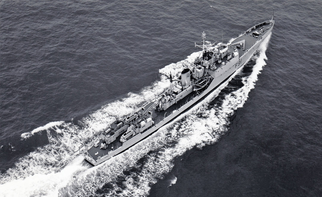 HMS Murray F91 | Photo Print | Framed Print | Blackwood Class | Frigate | Royal Navy Hampshire Prints