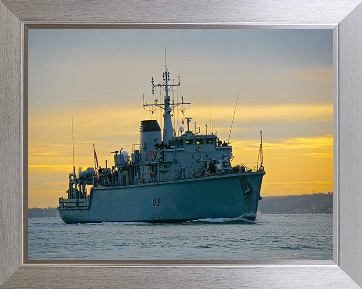 HMS Cattistock M31 | Photo Print | Framed Print | Hunt Class | Minehunter | Royal Navy Hampshire Prints