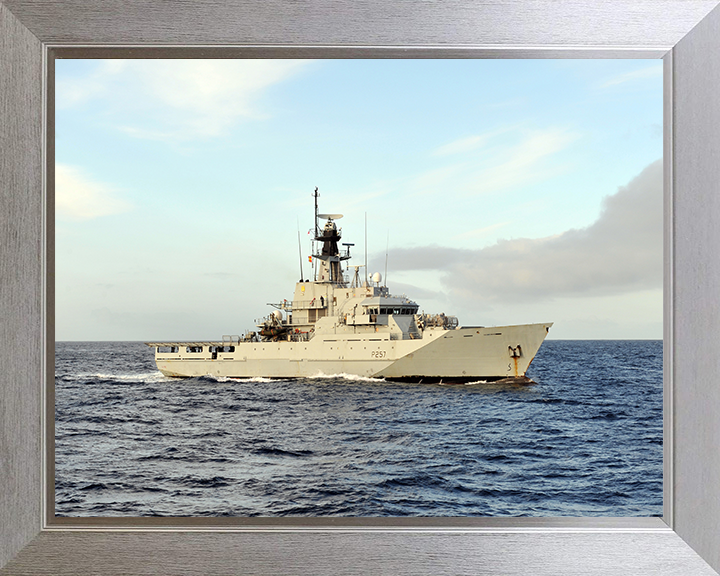 HMS Clyde P257 Royal Navy River class offshore patrol vessel Photo Print or Framed Print - Hampshire Prints