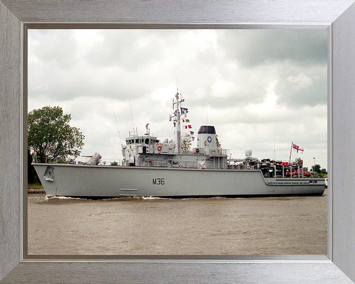 HMS Bicester M36 Royal Navy Hunt class mine countermeasures vessel Photo Print or Framed Print - Hampshire Prints