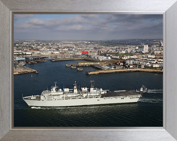 HMS Bulwark L15 | Photo Print | Framed Print | Albion Class | Amphibious Ship | Royal Navy Hampshire Prints