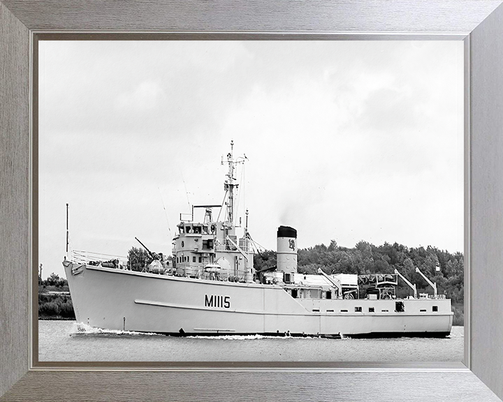 HMS Bronington M1115 Royal Navy Ton Class Minesweeper Photo Print or Framed Print - Hampshire Prints