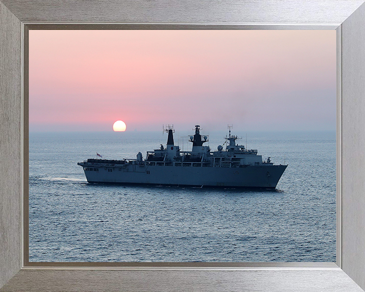 HMS Bulwark L15 Royal Navy Albion class amphibious ship Photo Print or Framed Print - Hampshire Prints