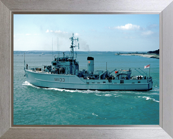 HMS Bossington M1133 Royal Navy Ton Class Minesweeper Photo Print or Framed Print - Hampshire Prints