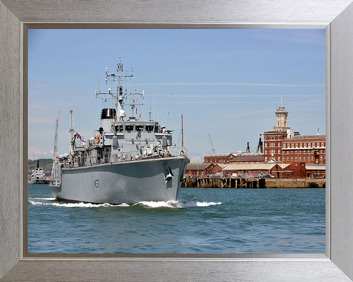 HMS Chiddingfold M37 | Photo Print | Framed Print | Hunt Class | Minehunter | Royal Navy Hampshire Prints