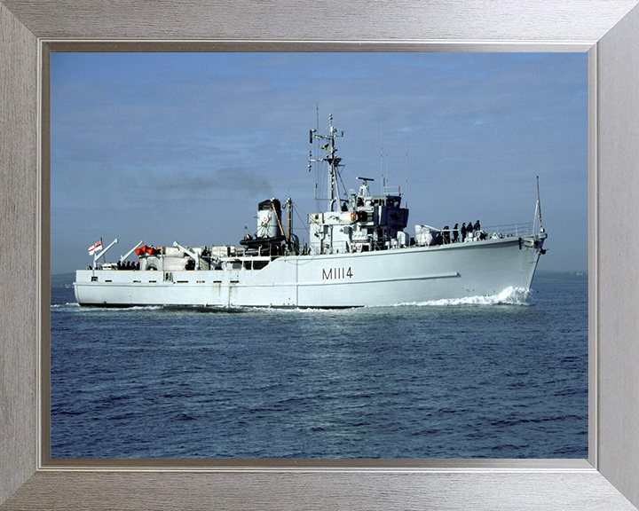 HMS Brinton M1114 Royal Navy Ton Class Minesweeper Photo Print or Framed Print - Hampshire Prints