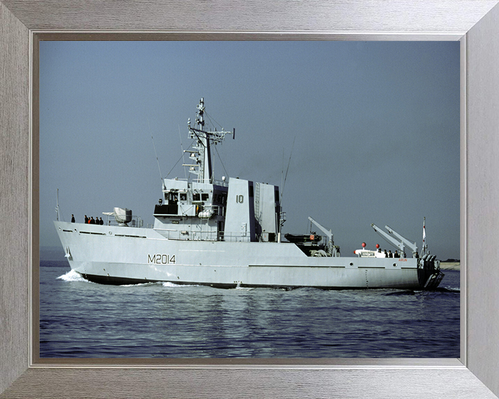 HMS Arun M2014 Royal Navy River class minesweeper Photo Print or Framed Print - Hampshire Prints