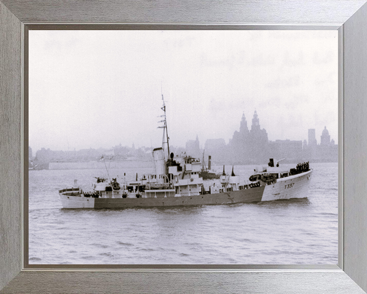 HMS Coldstreamer (T337) Photo Print - Starboard View - Royal Navy Military Class Trawler Hampshire Prints 10 x 8 Silver Frame No