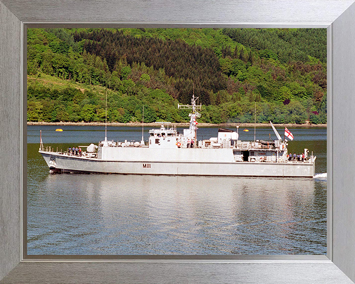 HMS Blyth M111 Royal Navy Sandown class minehunter Photo Print or Framed Print - Hampshire Prints