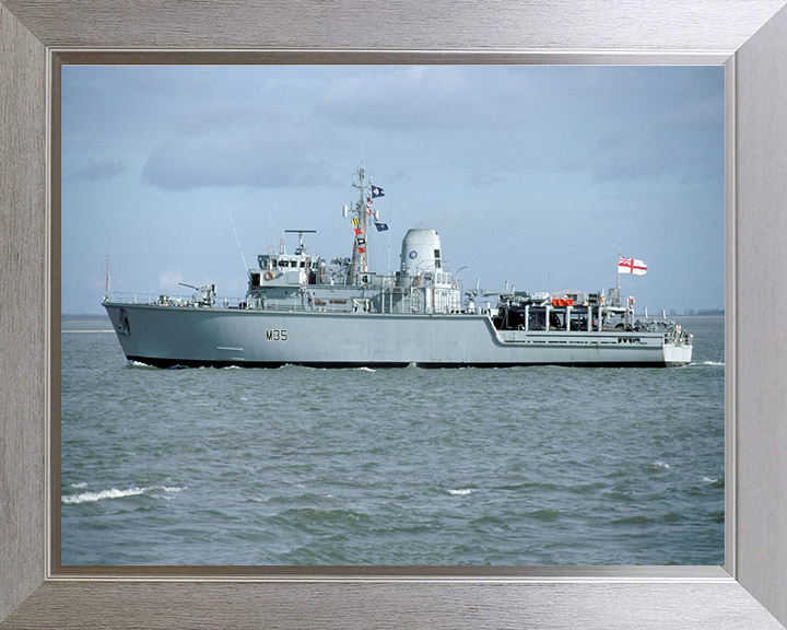 HMS Dulverton M35 | Photo Print | Framed Print | Hunt Class | Mine Warfare Vessel | Royal Navy Hampshire Prints