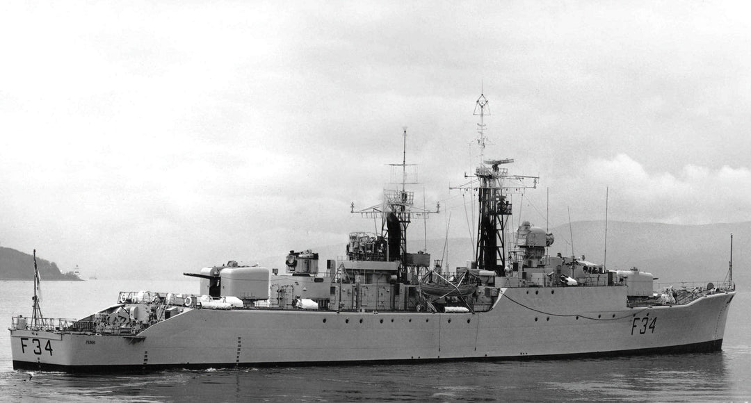 HMS Puma F34 | Photo Print | Framed Print | Leopard Class | Frigate | Royal Navy Hampshire Prints