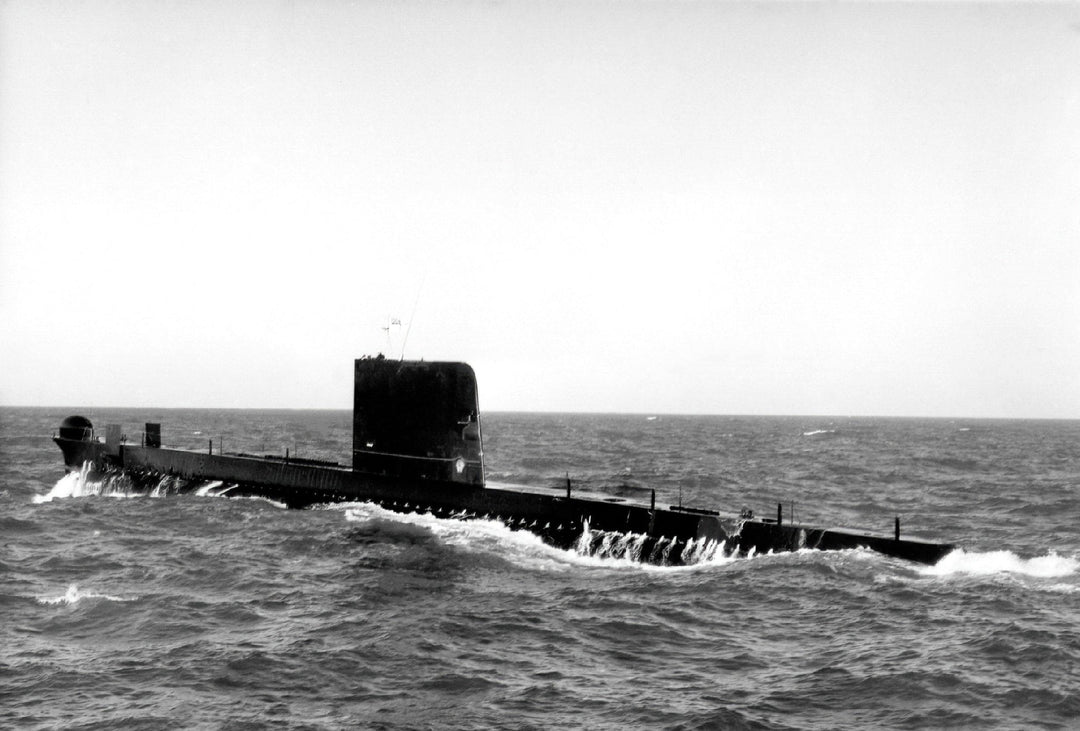 HMS Oracle S16 Royal Navy Oberon class Submarine Photo Print or Framed Print - Hampshire Prints