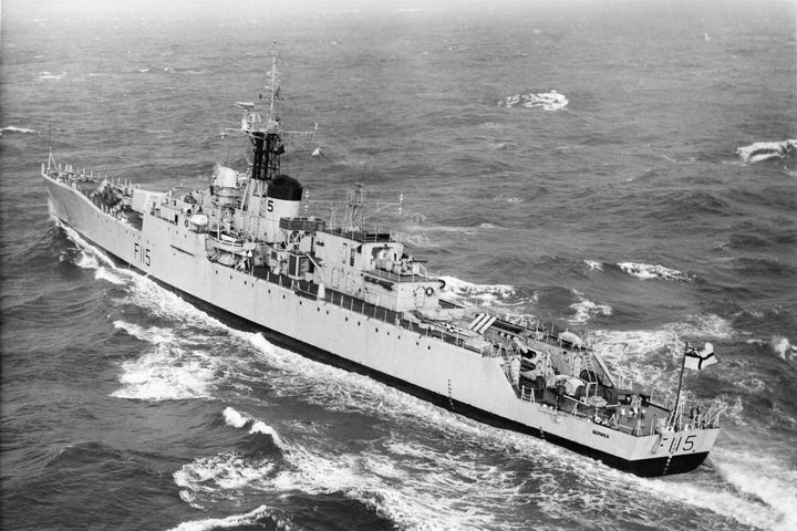 HMS Berwick F115 | Photo Print | Framed Print | Rothesay Class | Frigate | Royal Navy Hampshire Prints