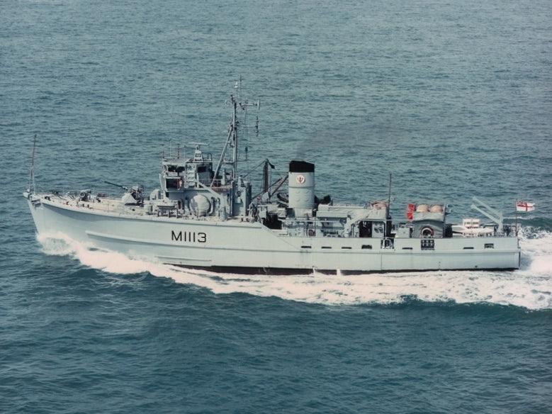 HMS Brereton M1113 | Photo Print | Framed Print | Ton Class | Minesweeper | Royal Navy Hampshire Prints