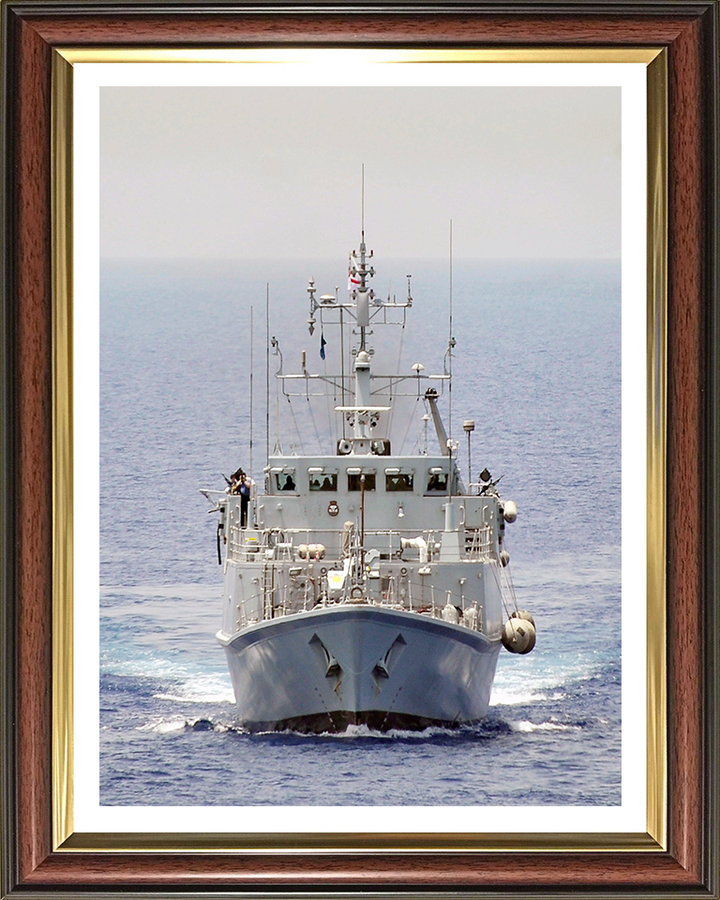 HMS Bangor M109 Royal Navy Sandown class minehunter Photo Print or Framed Print - Hampshire Prints