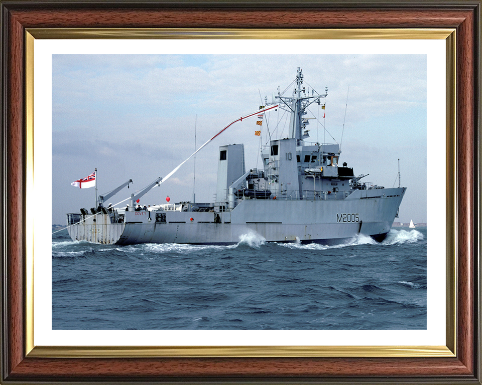 HMS Dovey M2005 | Photo Print | Framed Print | River Class | Minesweeper | Royal Navy Hampshire Prints