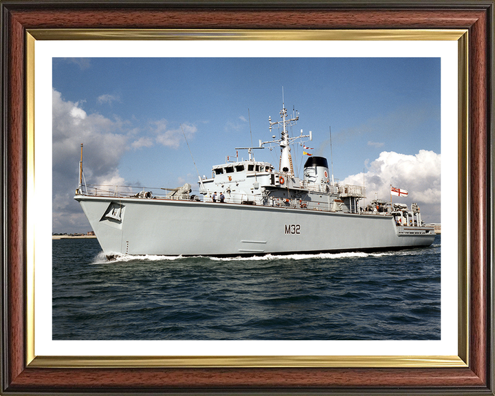 HMS Cottesmore M32 | Photo Print | Framed Print | Hunt Class | Mine Warfare Vessel | Royal Navy Hampshire Prints