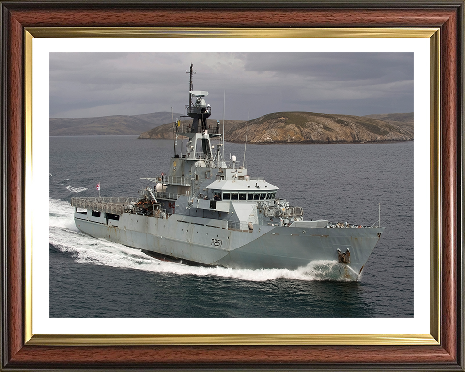 HMS Clyde P257 | Photo Print | Framed Print | River Class | Patrol Vessel | Royal Navy Hampshire Prints