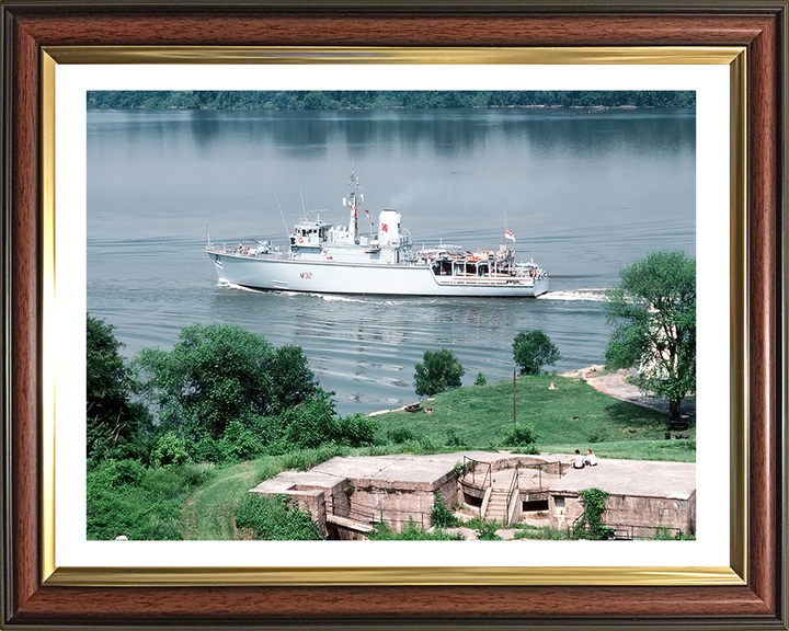 HMS Cottesmore M32 | Photo Print | Framed Print | Hunt Class | Mine Warfare Vessel | Royal Navy Hampshire Prints