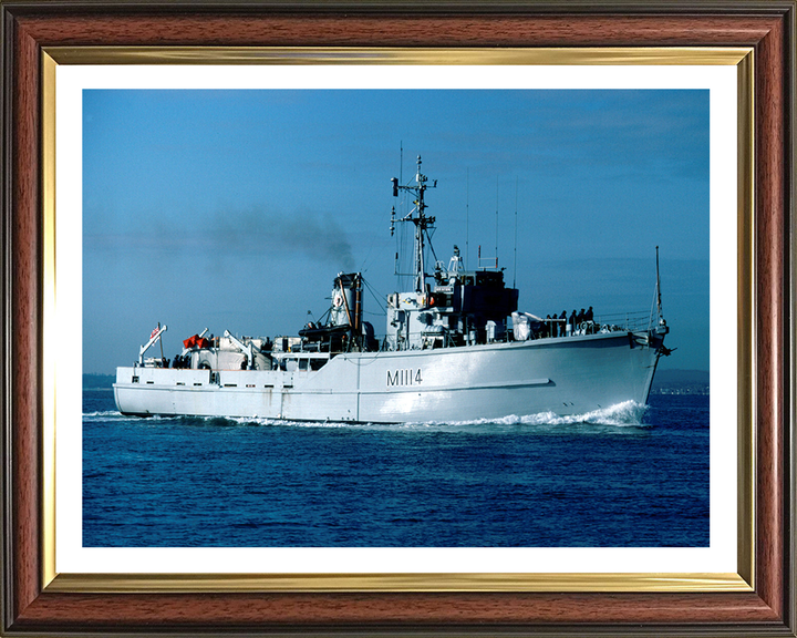 HMS Brinton M1114 | Photo Print | Framed Print | Ton Class | Minesweeper | Royal Navy Hampshire Prints